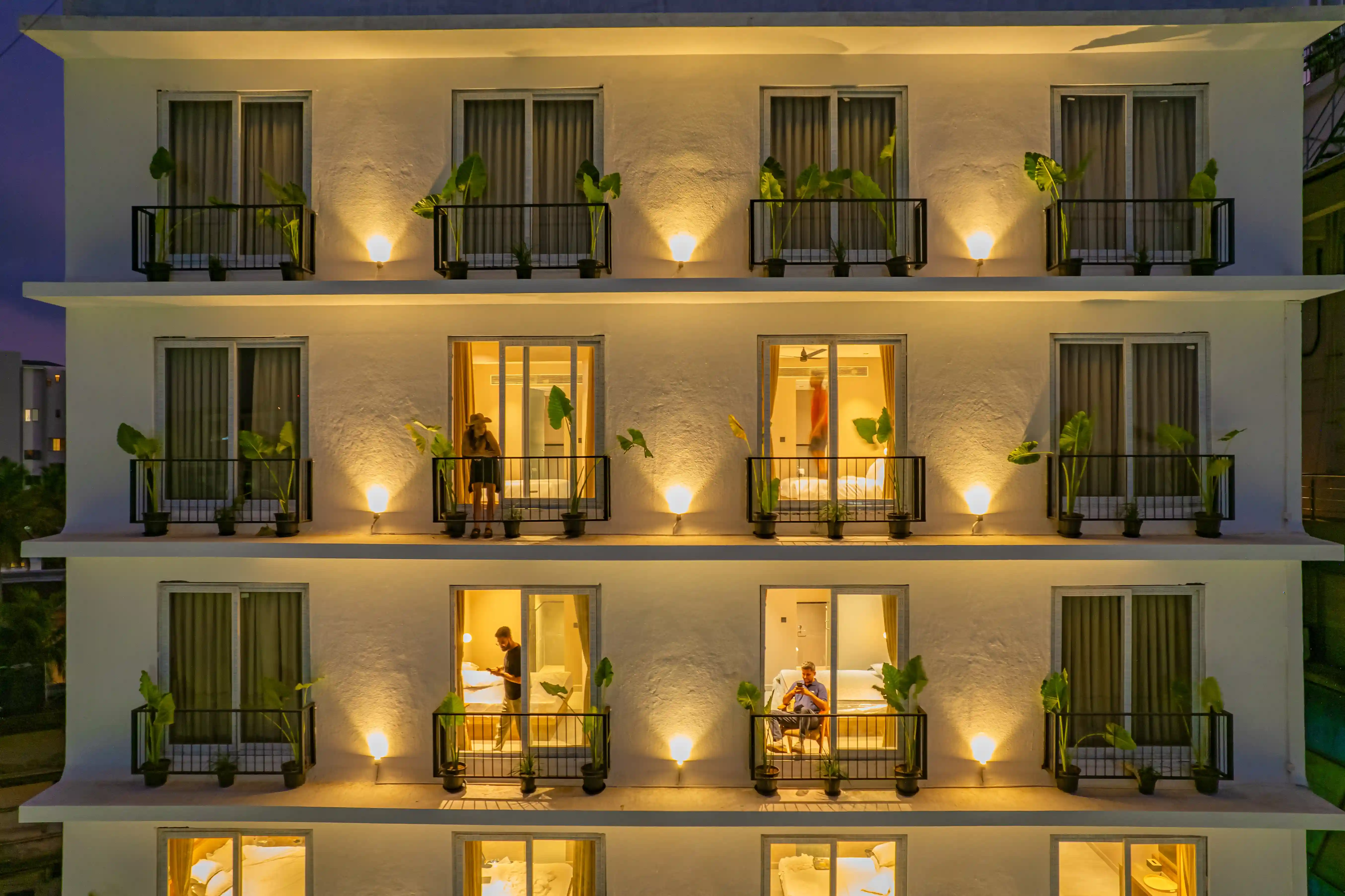 When you choose Minimalist Hotels, you’re tapping into a wealth of expertise across hospitality design, operations, and marketing. We offer a comprehensive approach to help your property succeed.