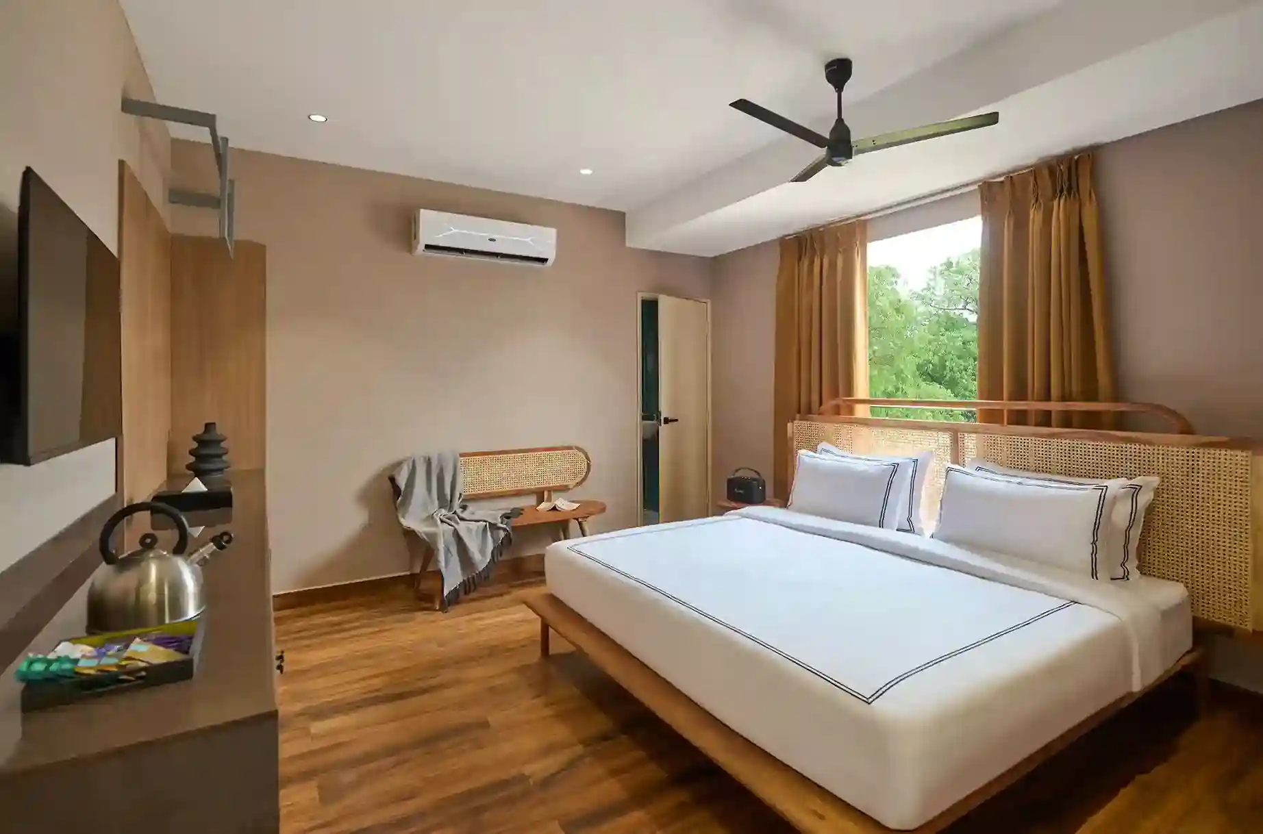 Minimalist : The Varanasi Edit