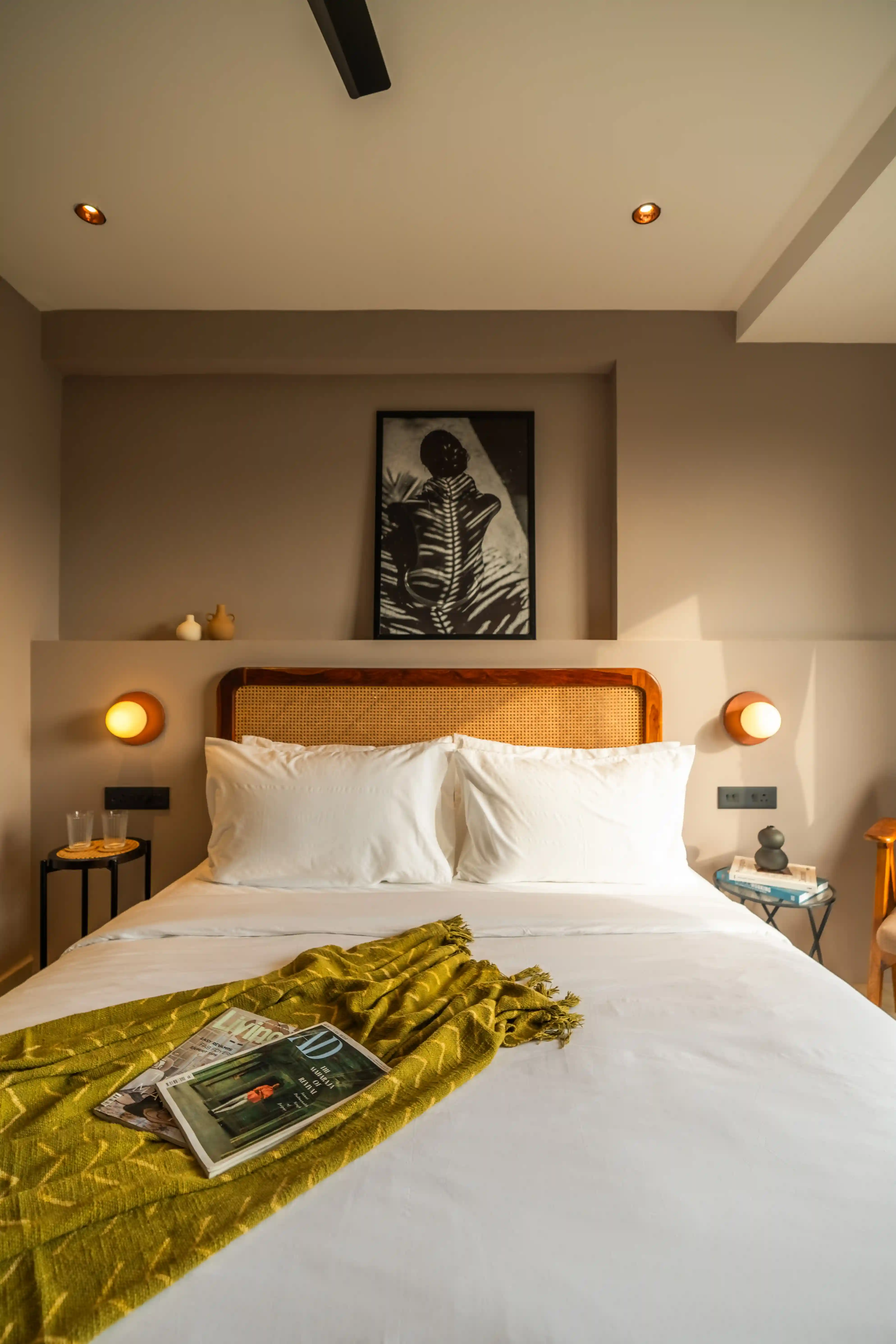 click to zoom King room