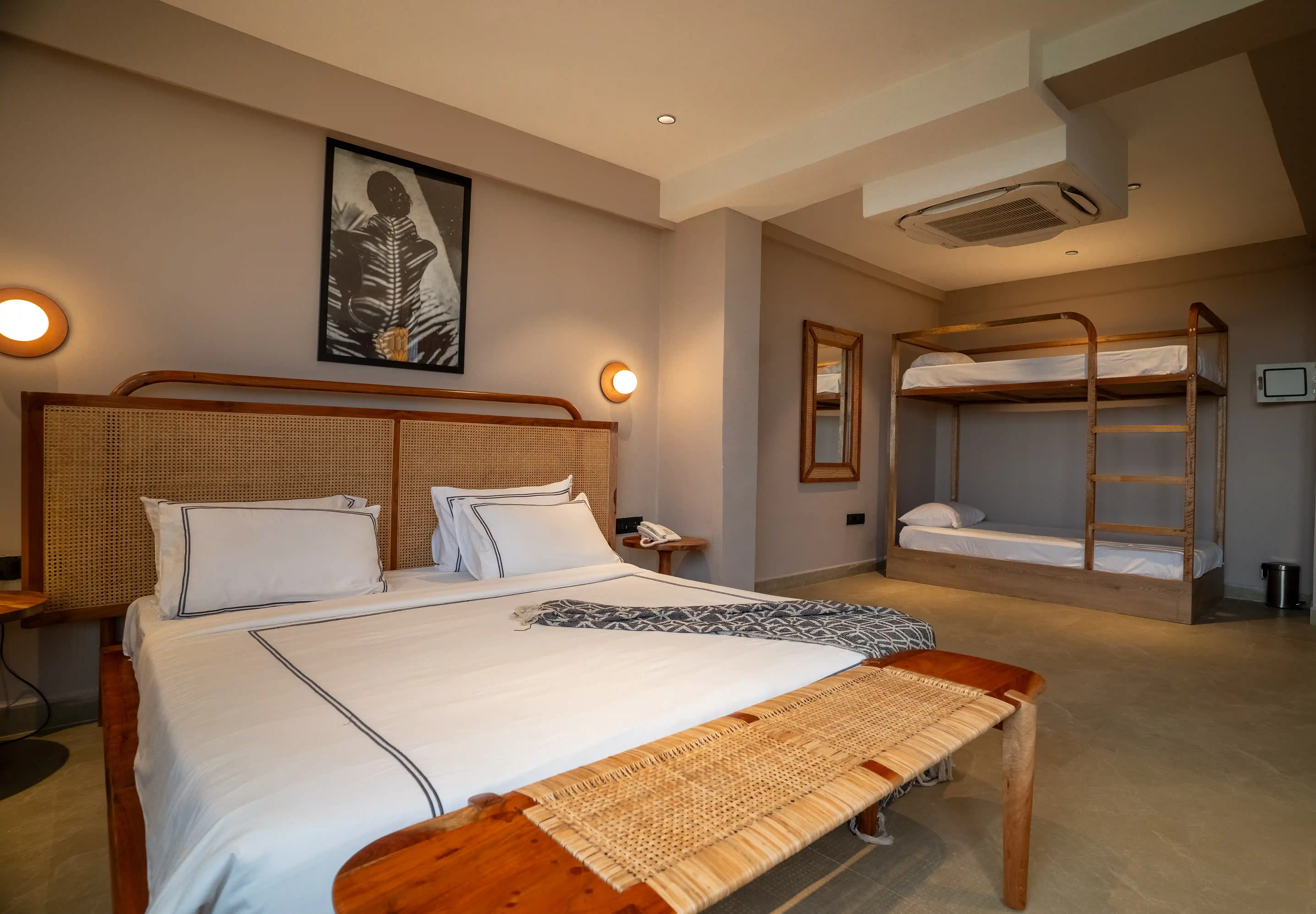 click to zoom Family Suite