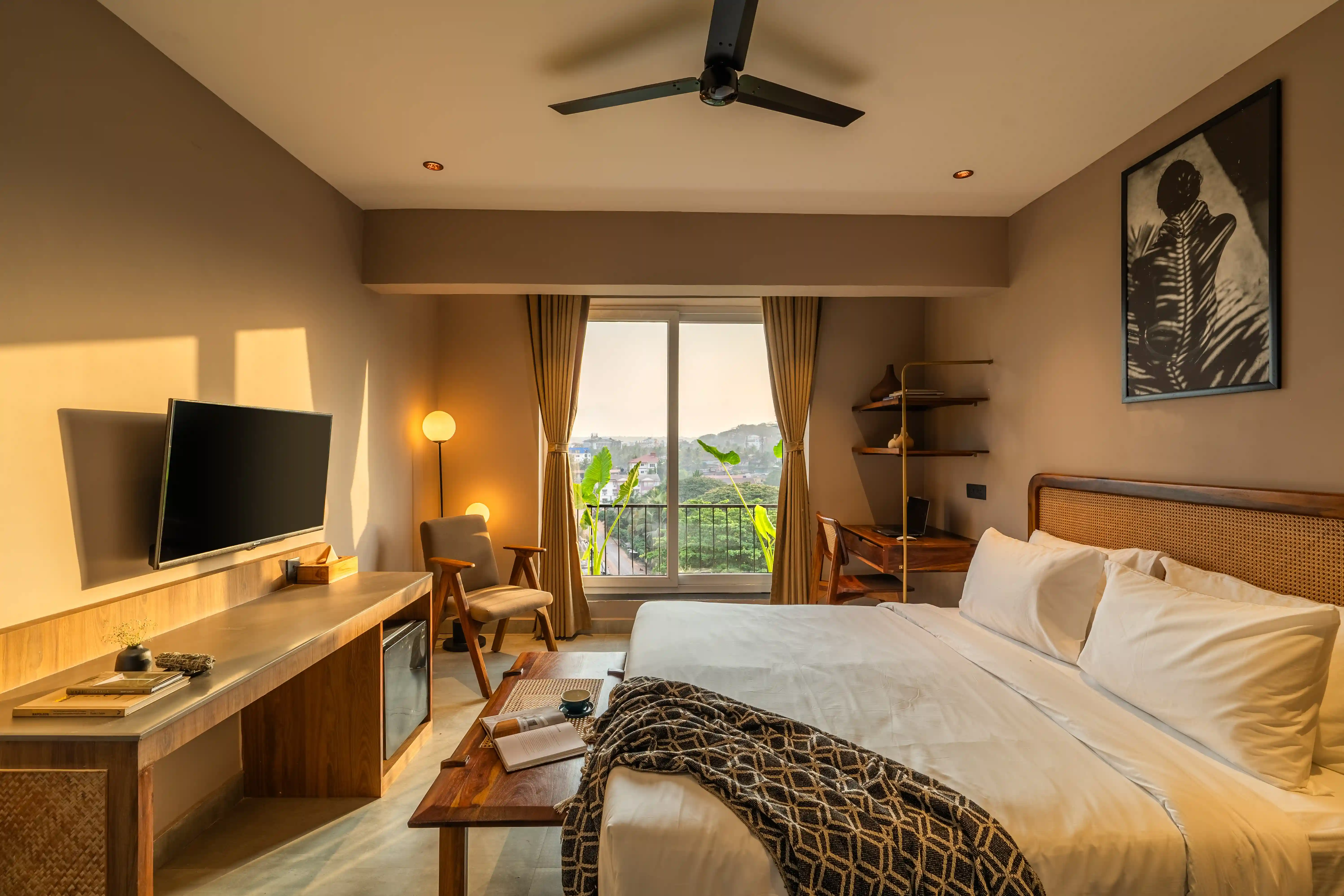 click to zoom Superior King Room