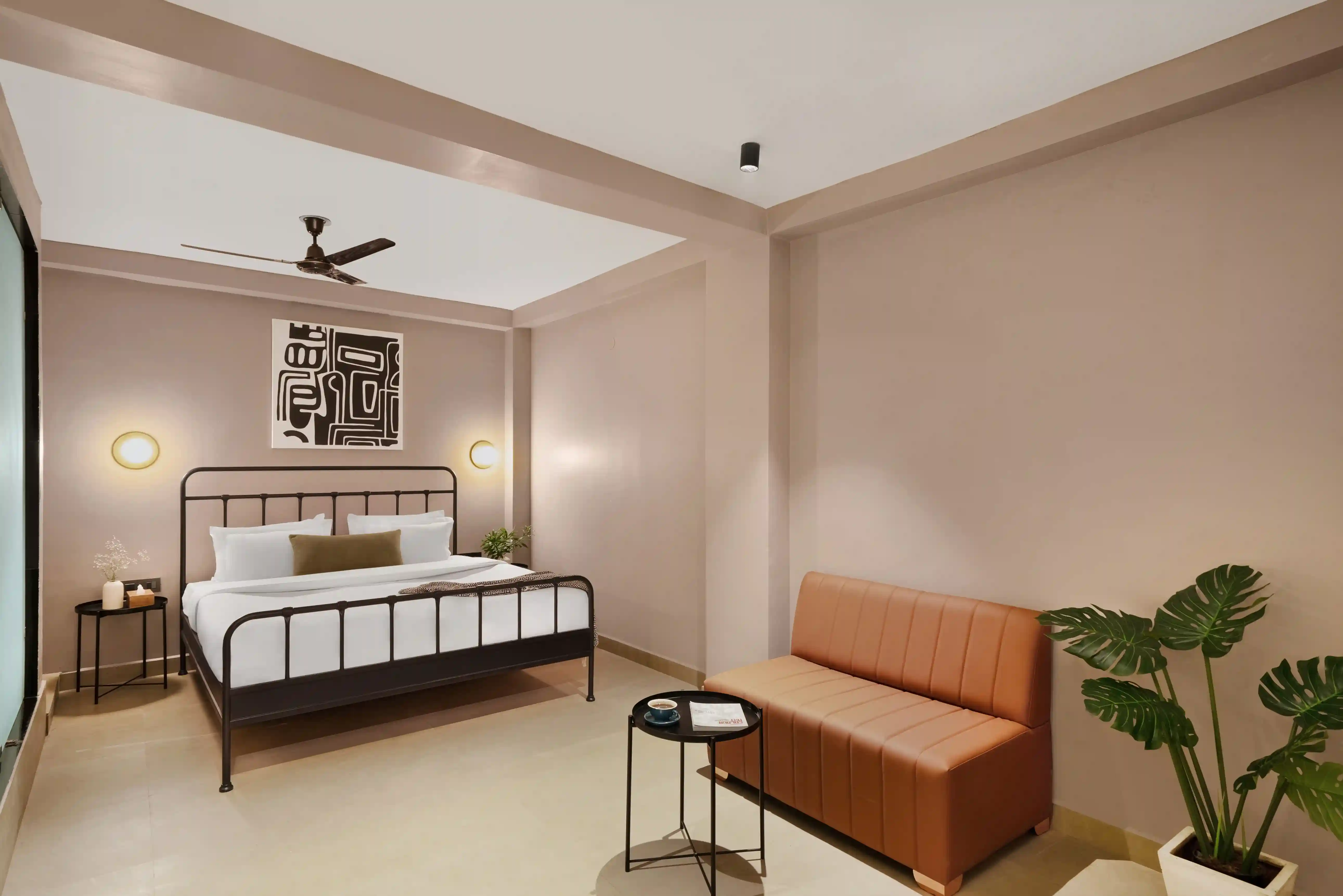 click to zoom King Room