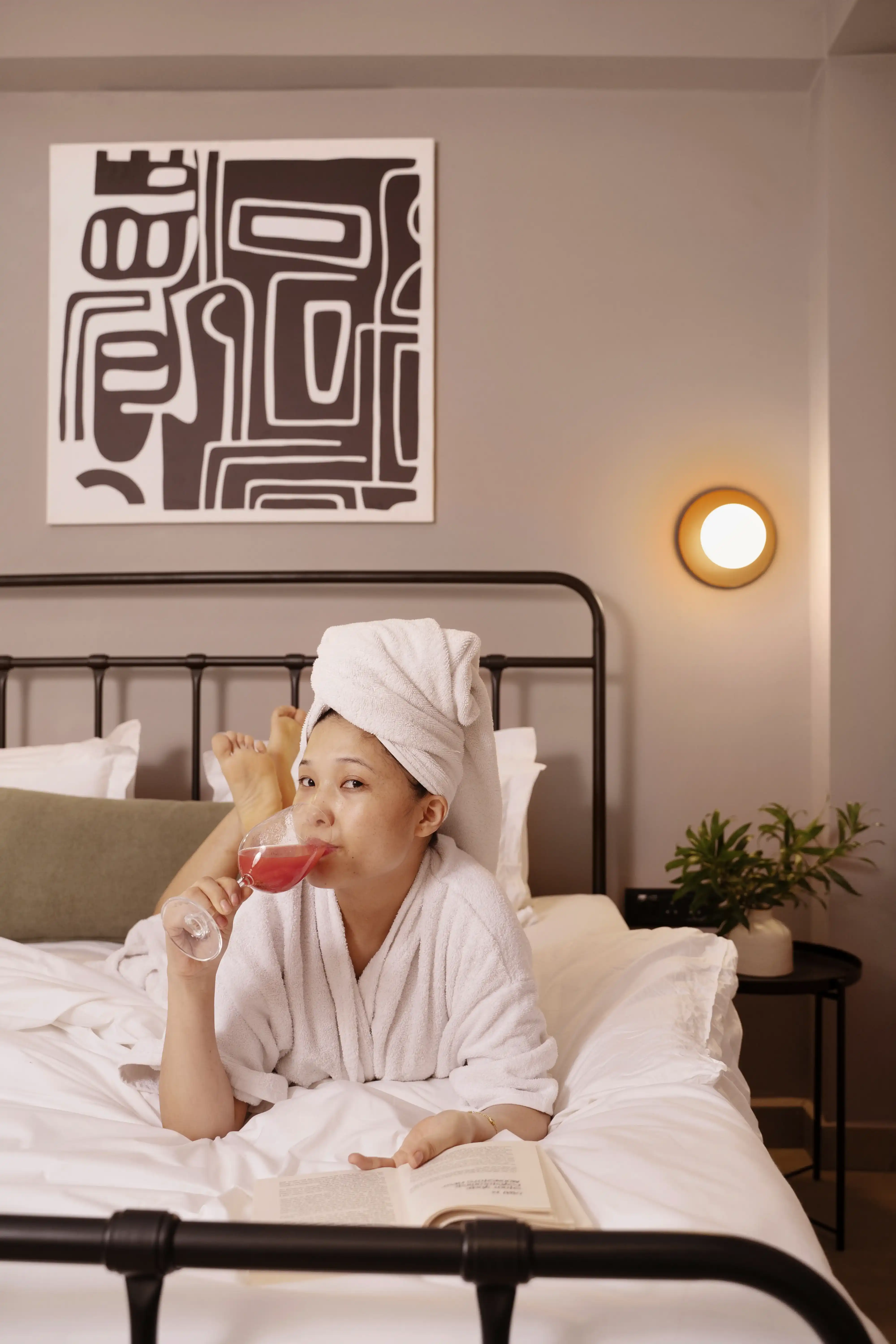 click to zoom King Room