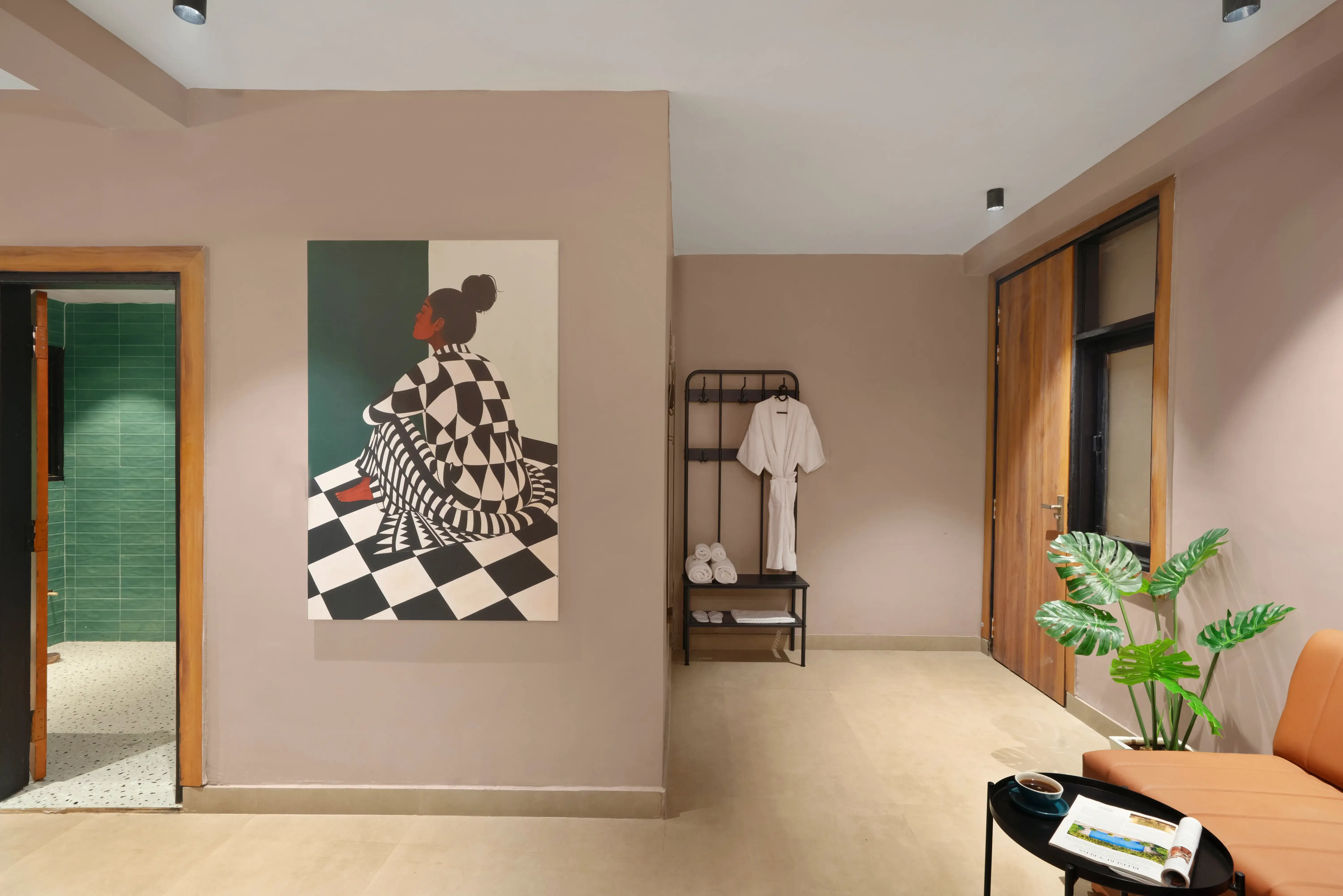 click to zoom SUPERIOR KING ROOM