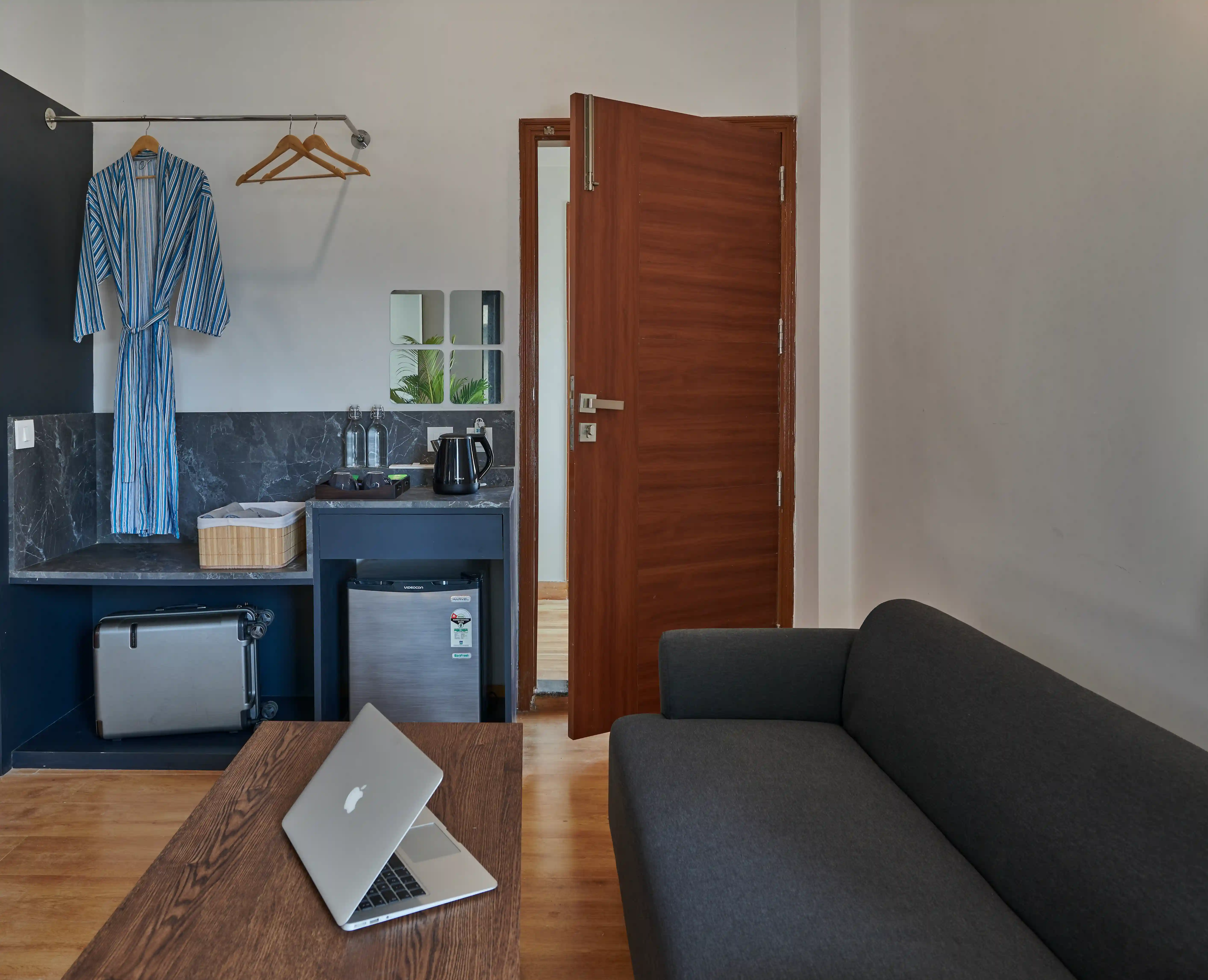 click to zoom Corner Suite with Balcony