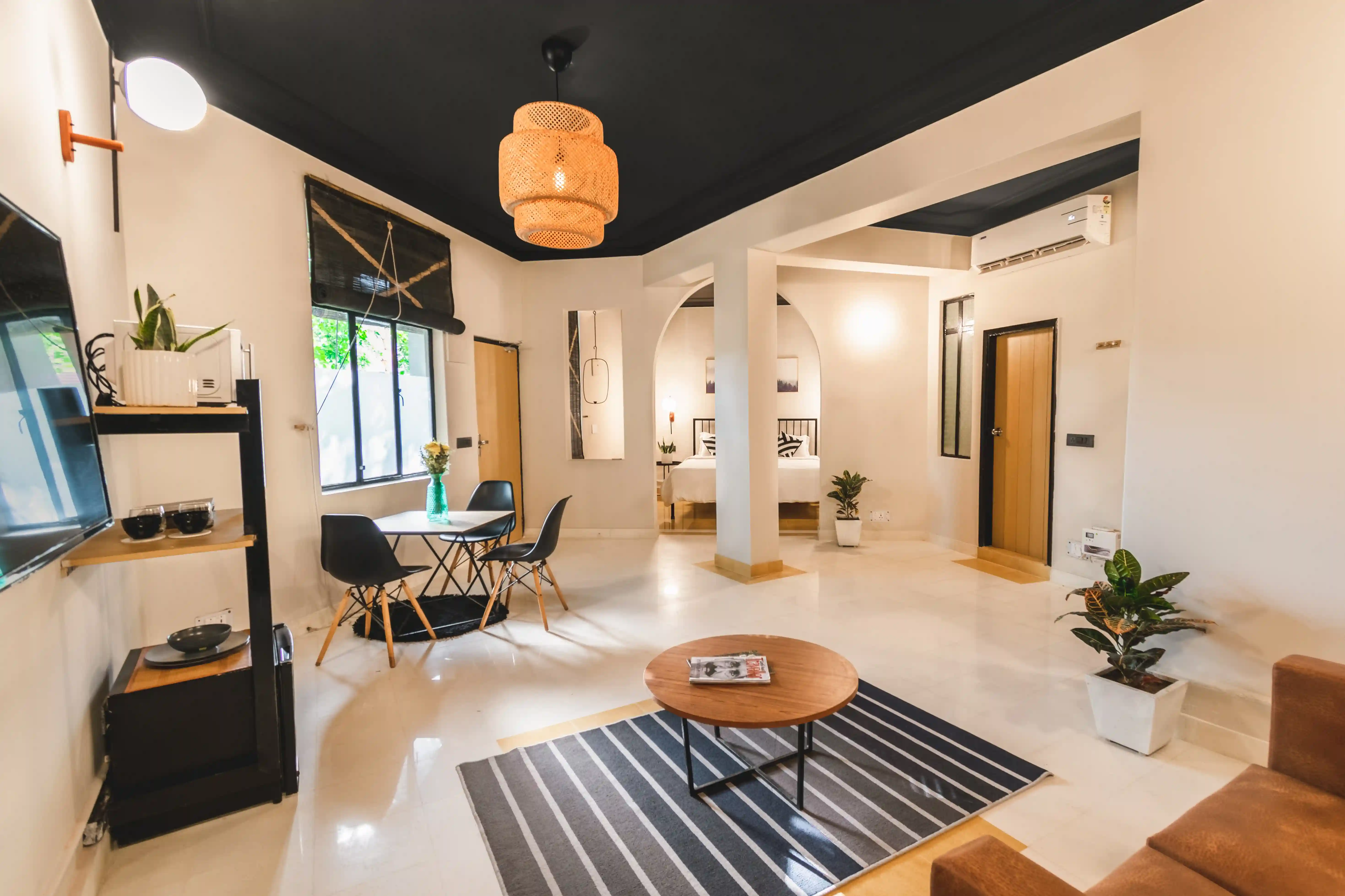 click to zoom King Suite