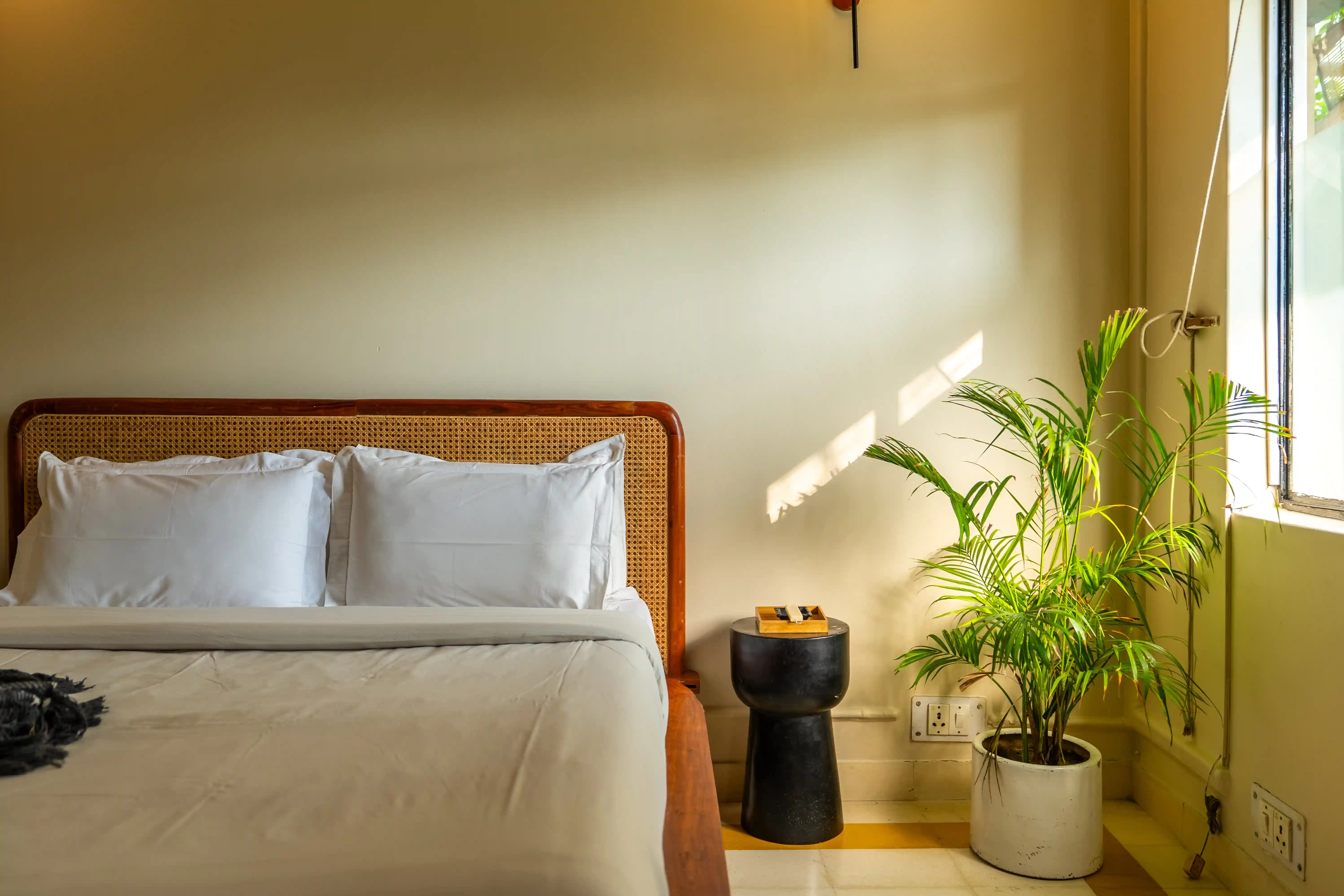 click to zoom King Room