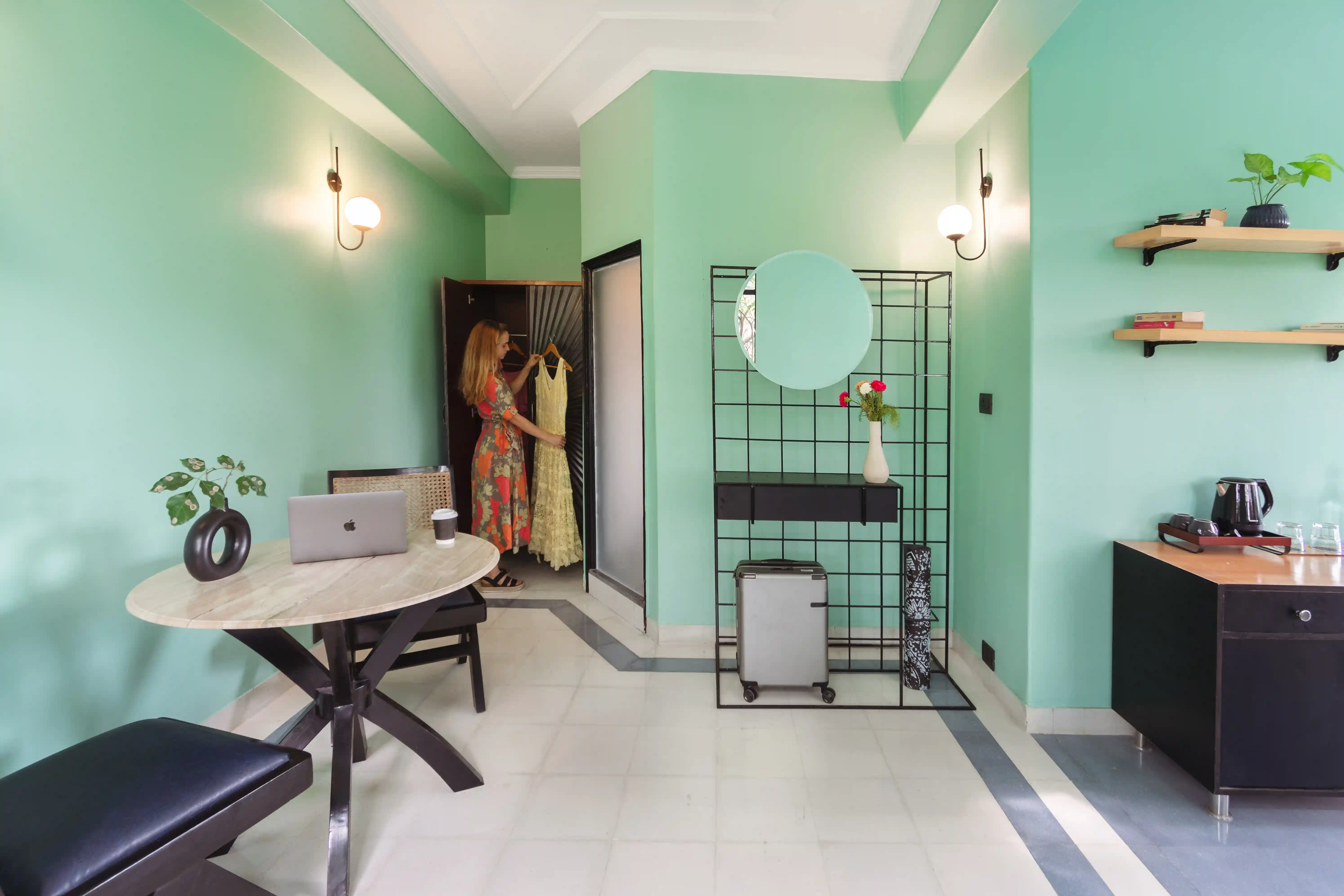 click to zoom Poshtel One studio