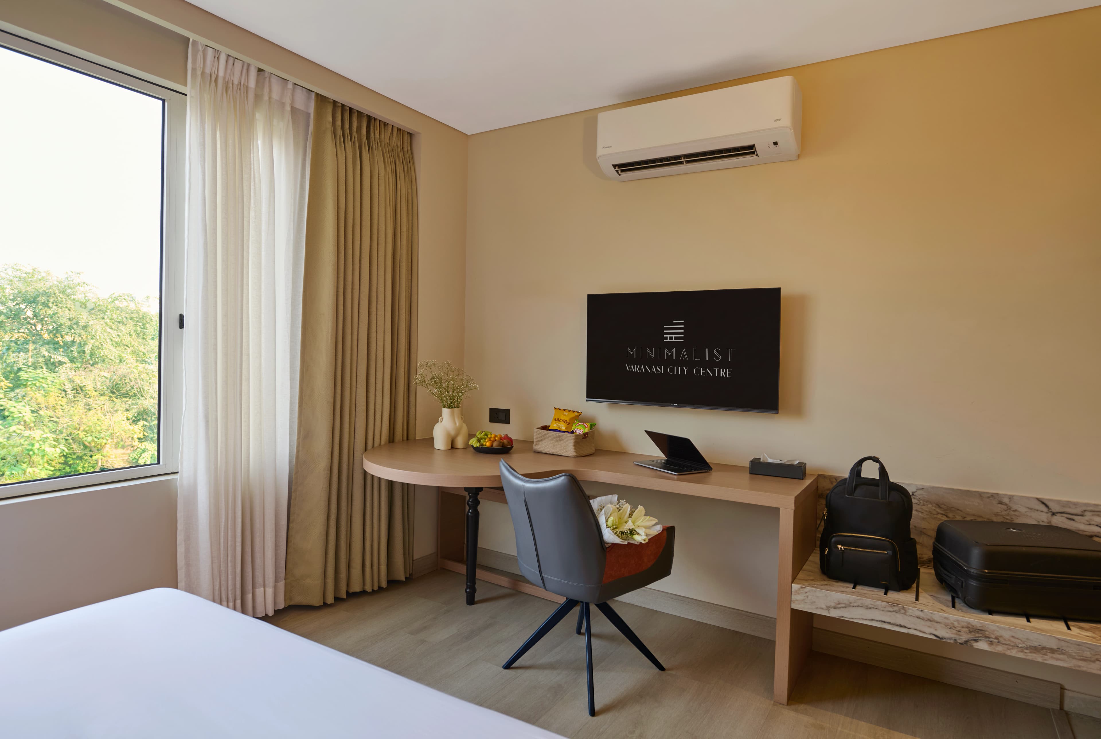 Varanasi Minimalist City Center