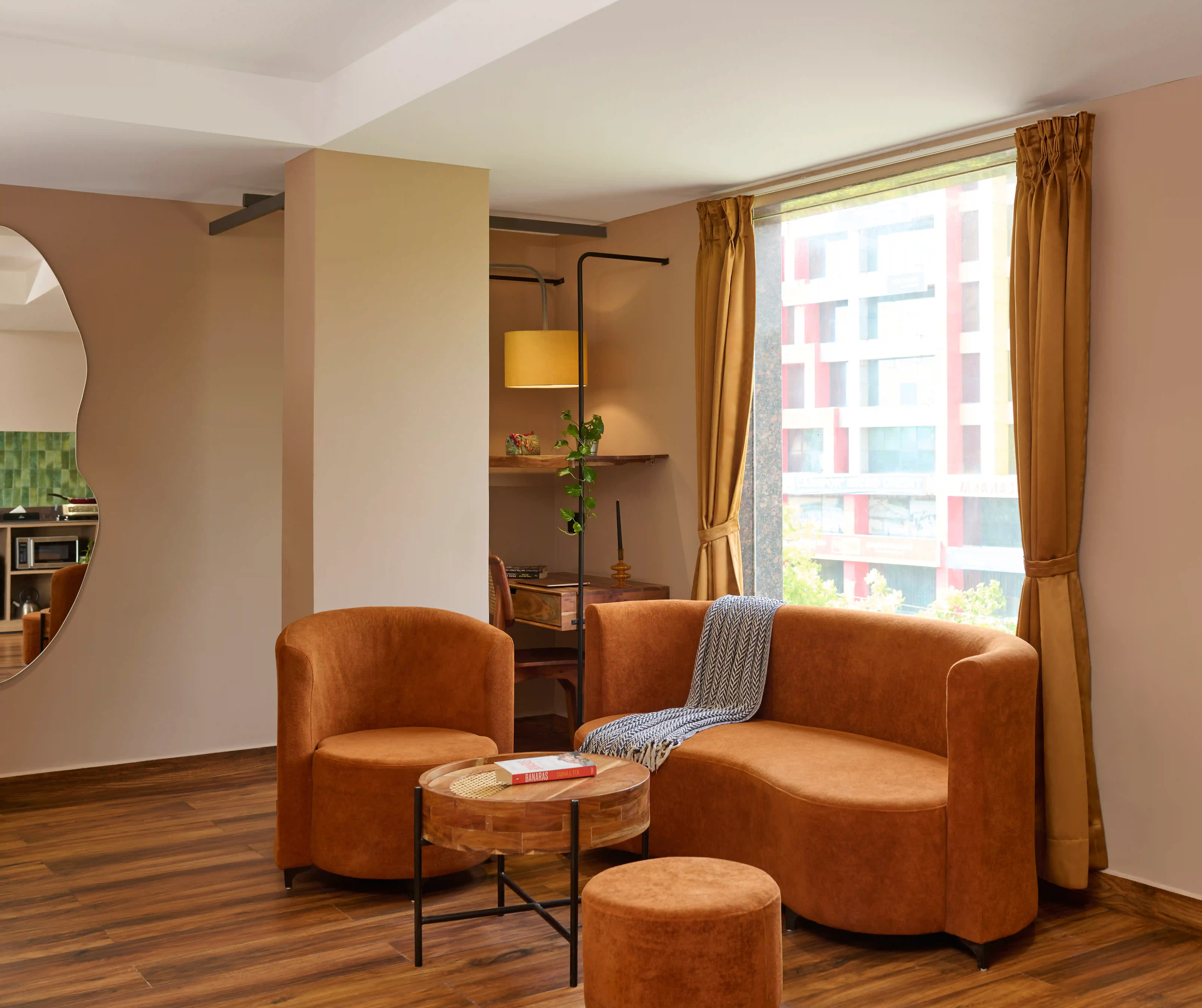 click to zoom Studio