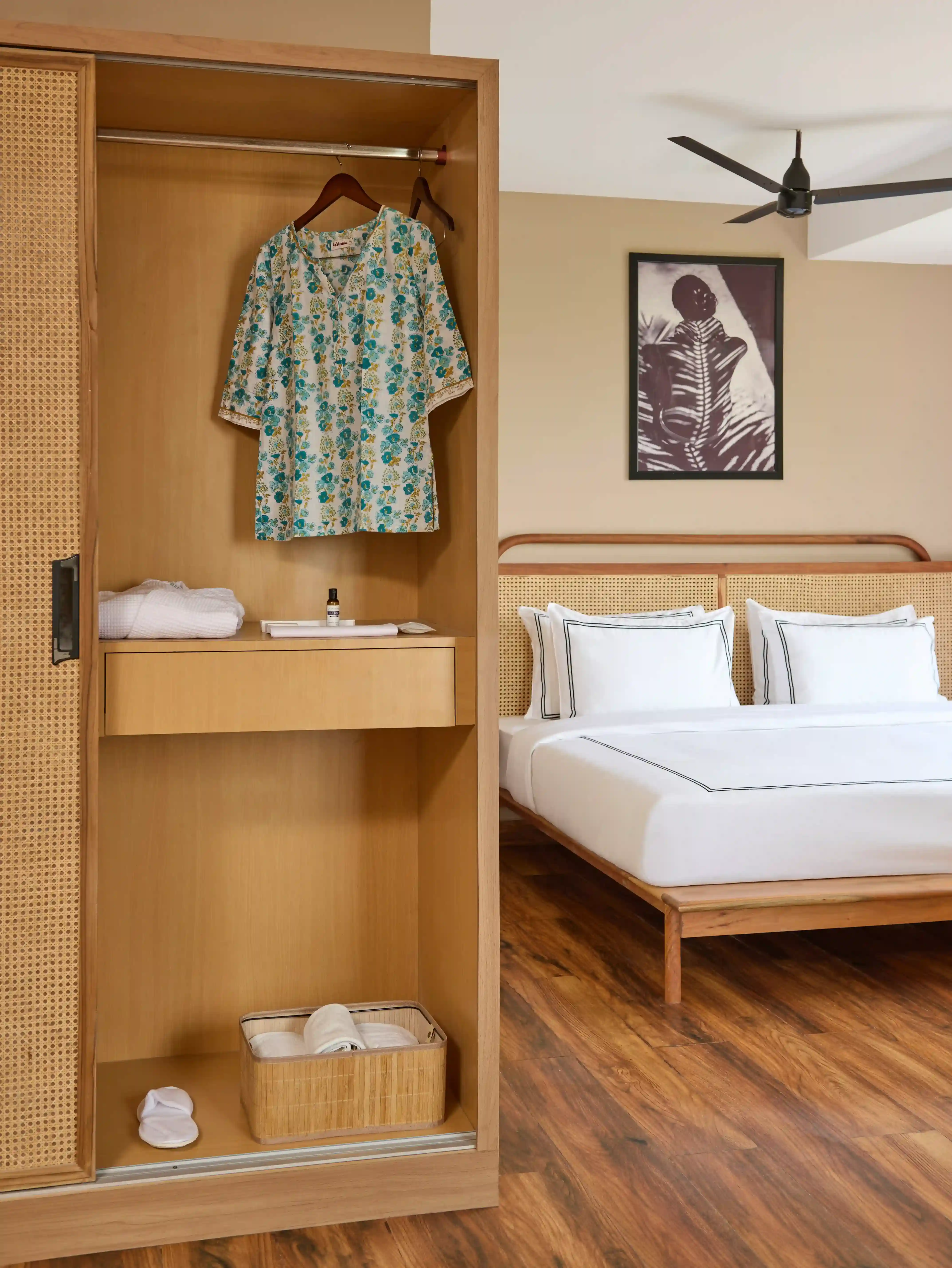 click to zoom Studio