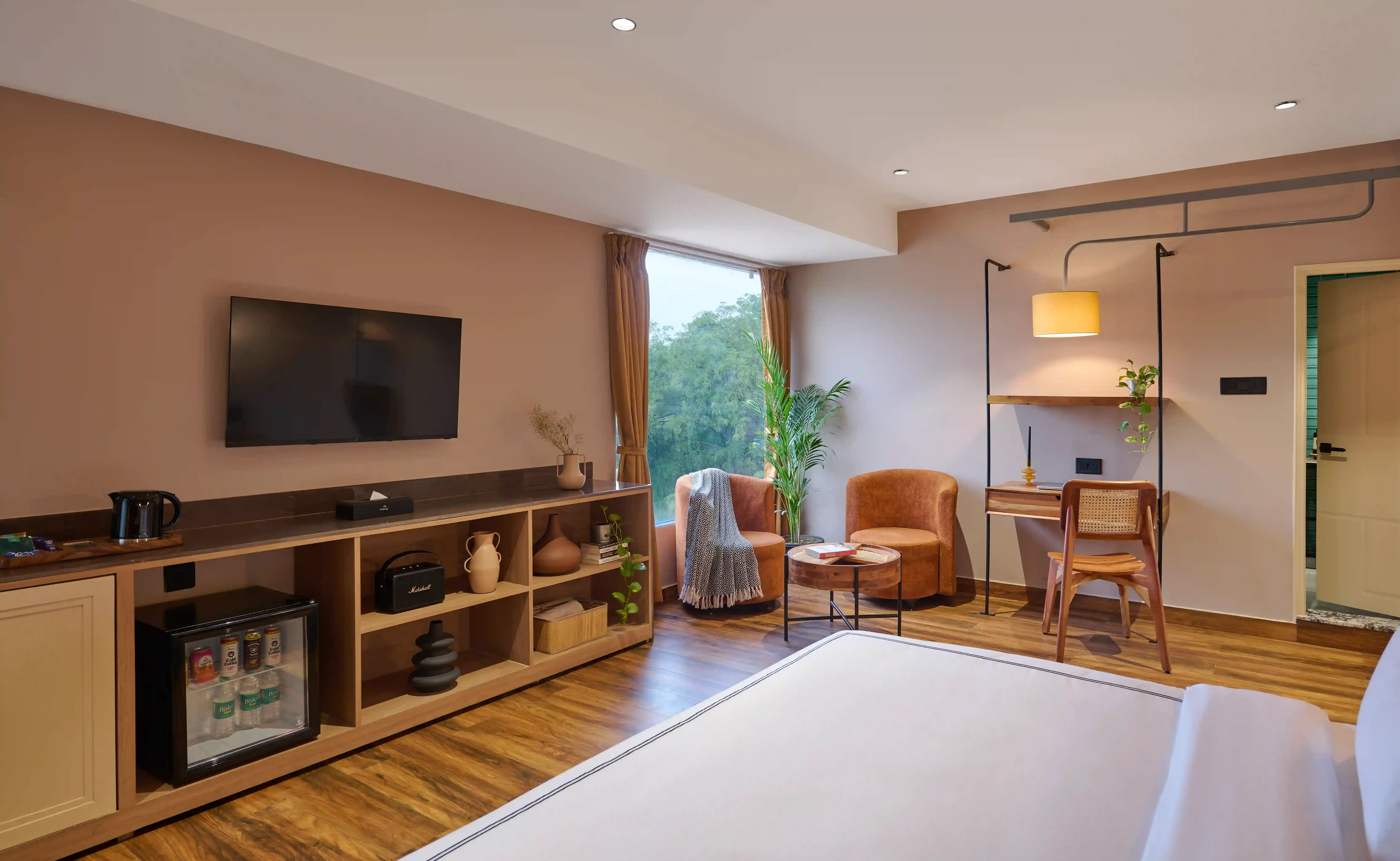 click to zoom Superior King Room