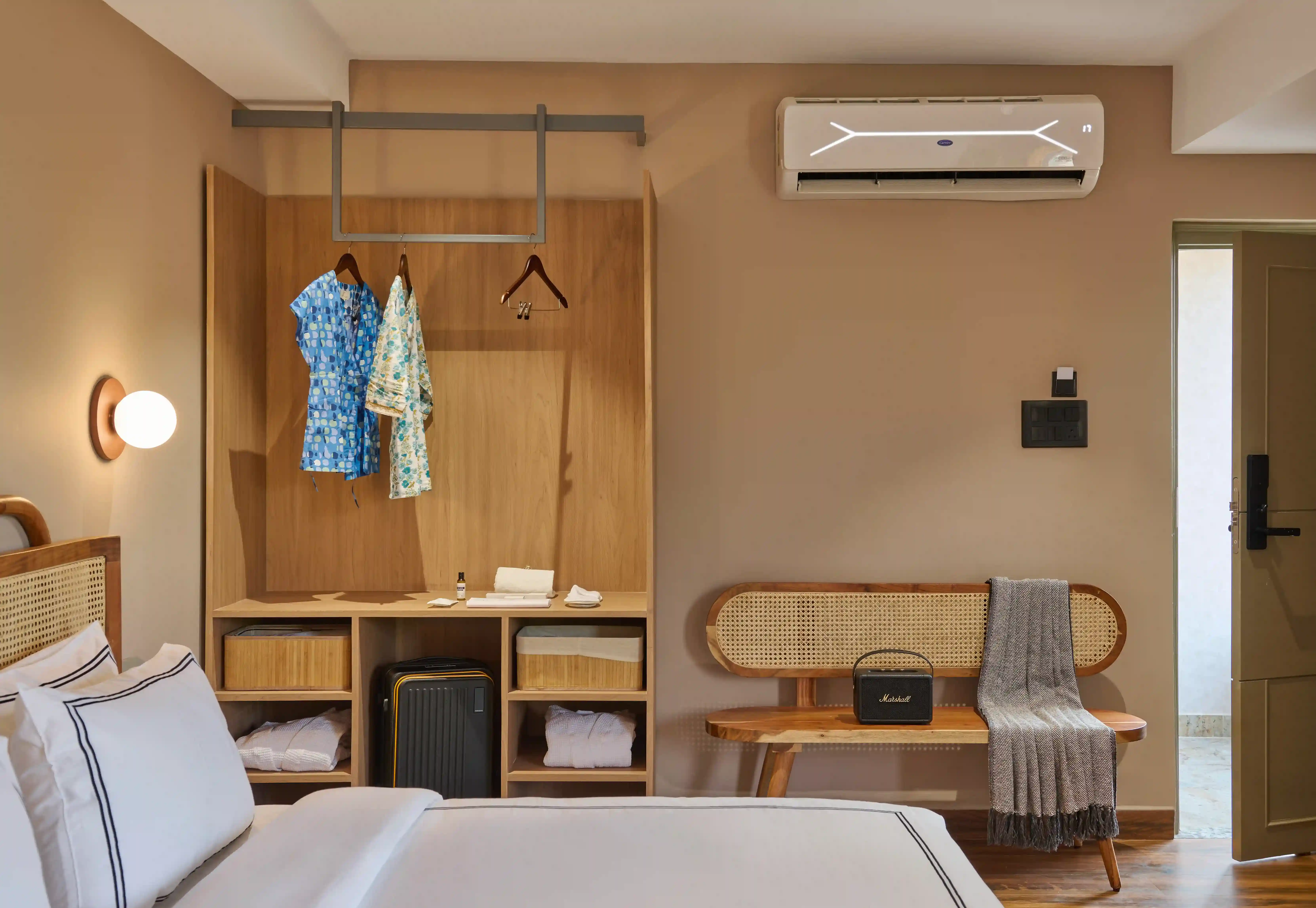 click to zoom Superior King Room